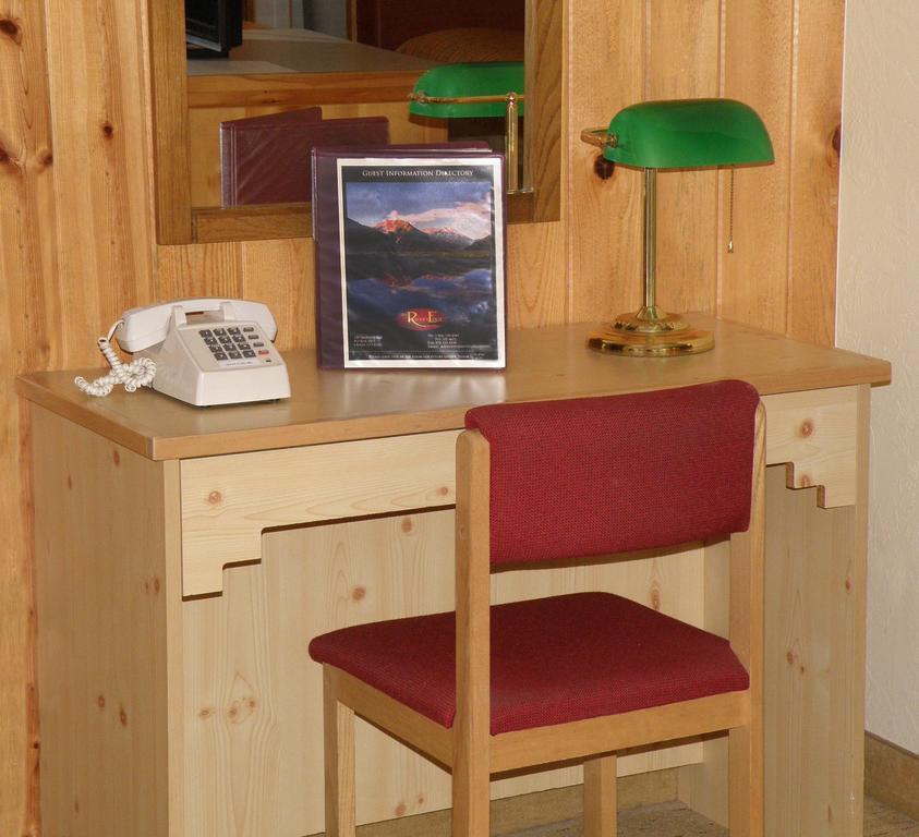 أوراي Rivers Edge Motel Lodge & Resort المظهر الخارجي الصورة