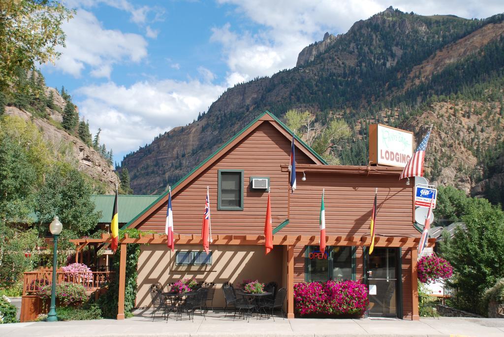 أوراي Rivers Edge Motel Lodge & Resort المظهر الخارجي الصورة