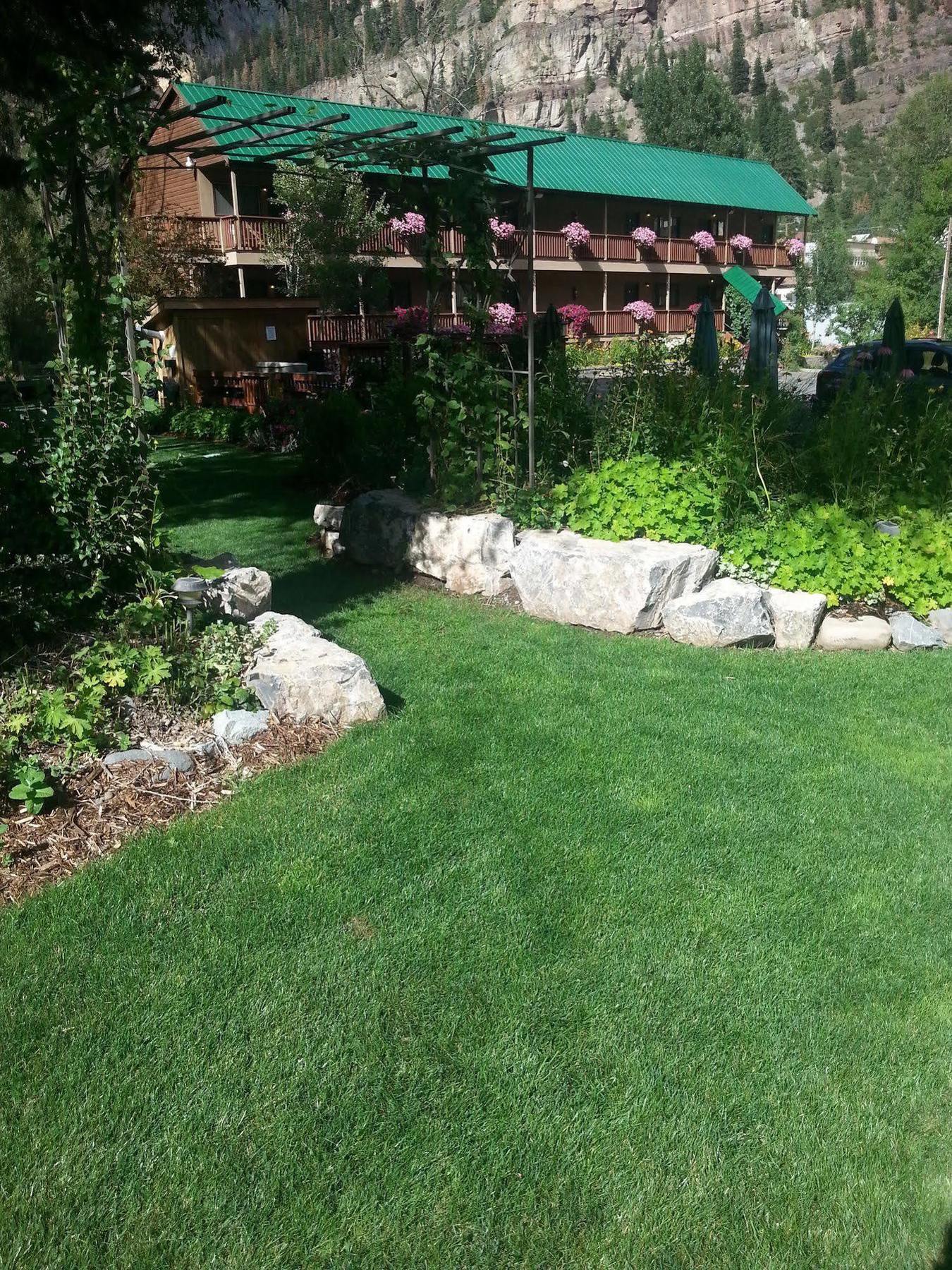 أوراي Rivers Edge Motel Lodge & Resort المظهر الخارجي الصورة