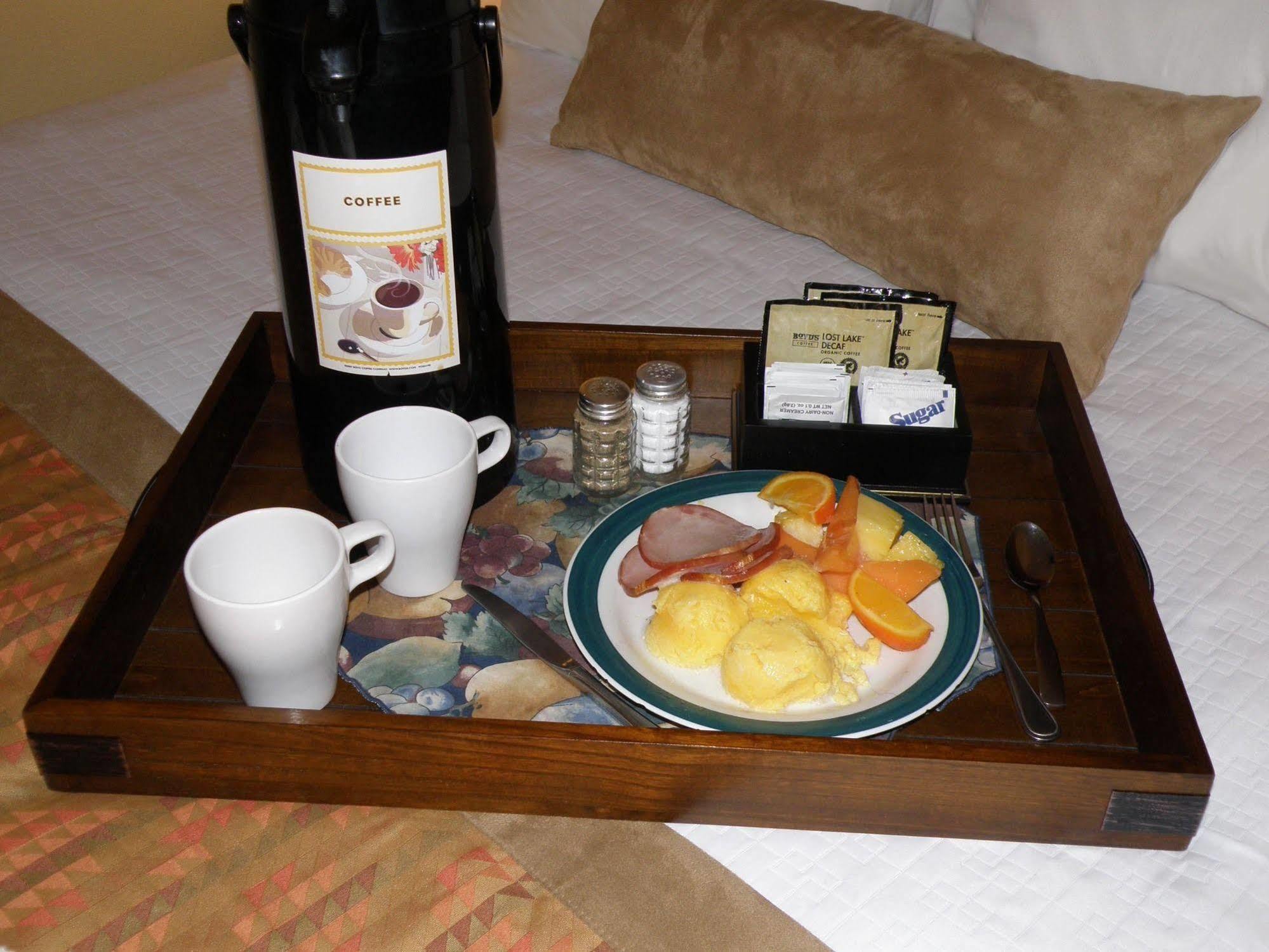 أوراي Rivers Edge Motel Lodge & Resort المظهر الخارجي الصورة