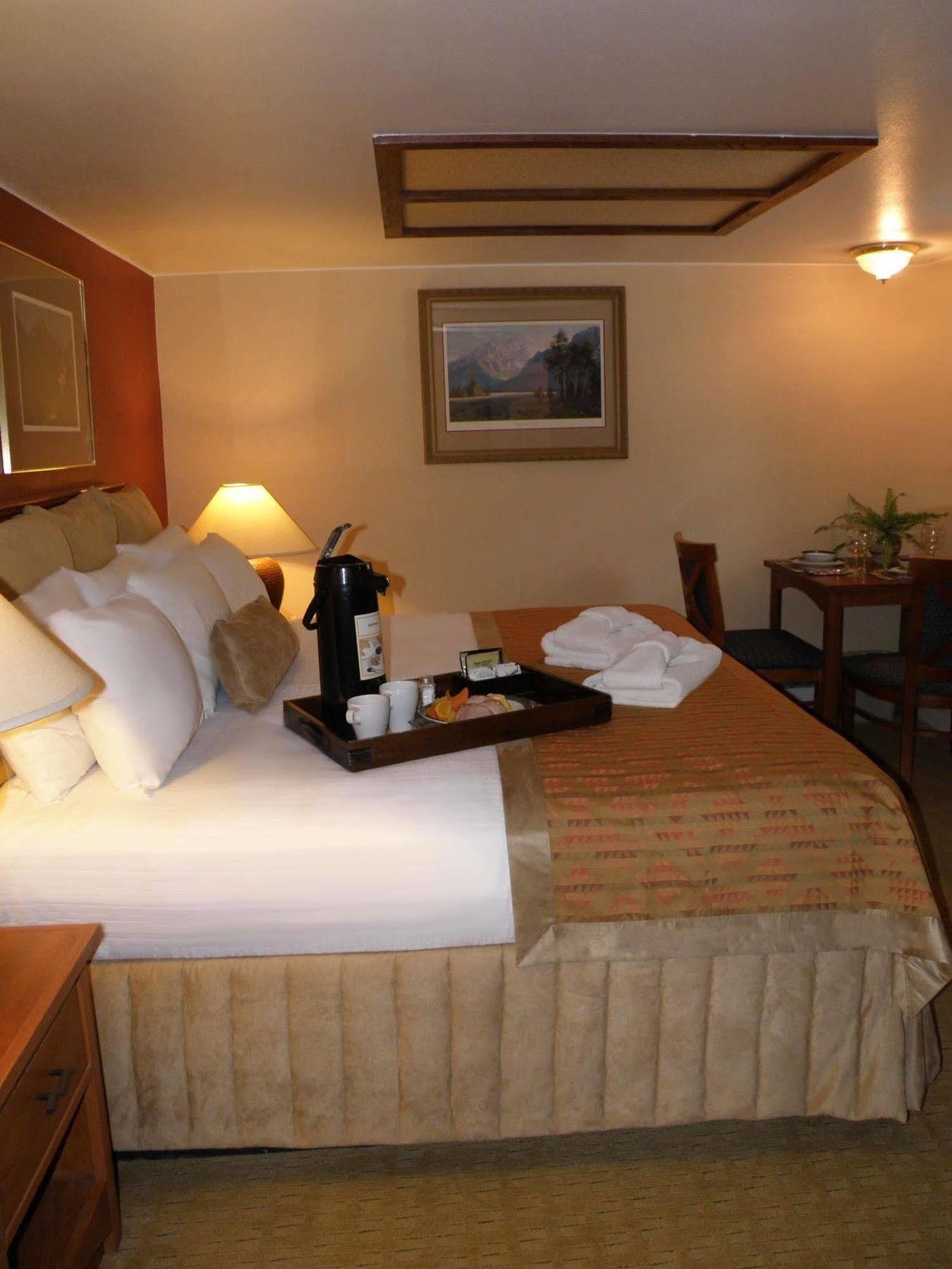 أوراي Rivers Edge Motel Lodge & Resort المظهر الخارجي الصورة