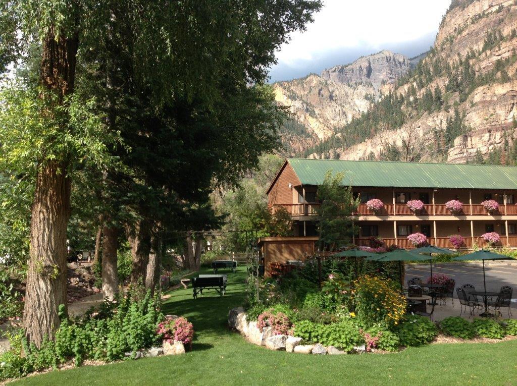 أوراي Rivers Edge Motel Lodge & Resort المظهر الخارجي الصورة