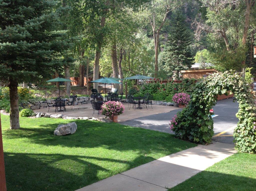 أوراي Rivers Edge Motel Lodge & Resort المظهر الخارجي الصورة